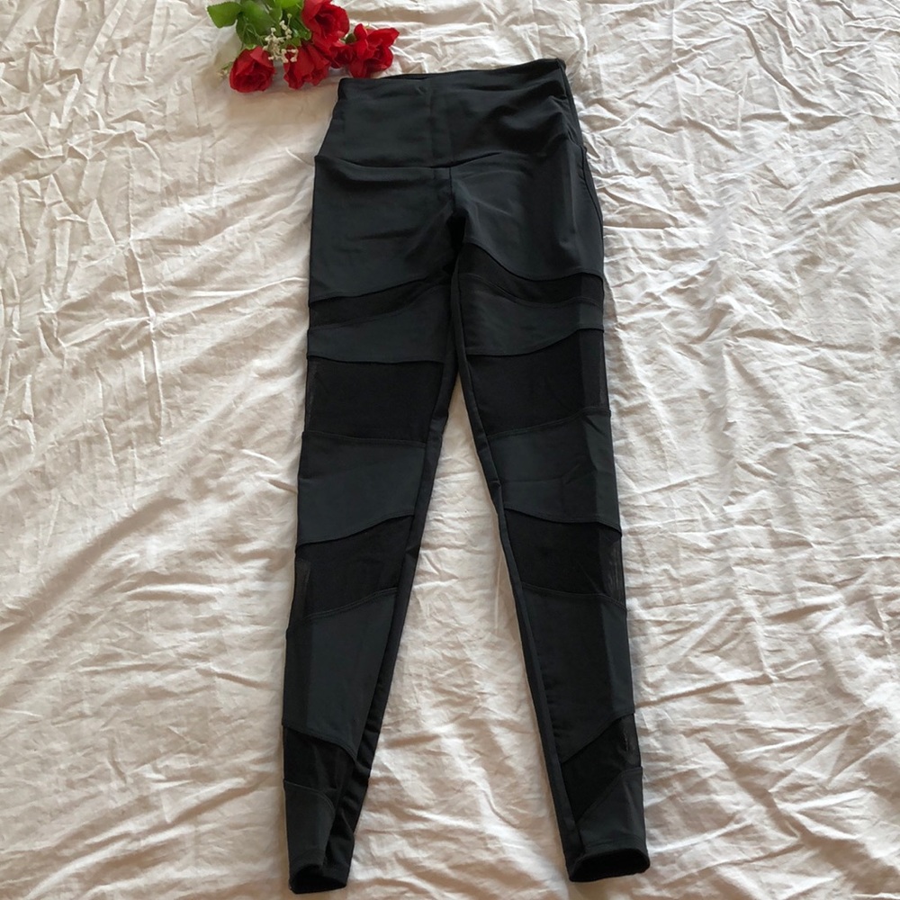 🟣High waisted mesh and black spandex pants